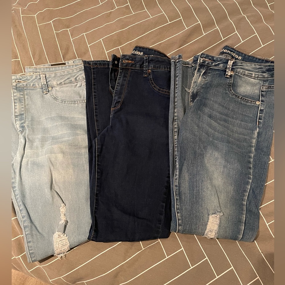 3 Pairs Basically New Bluenotes High Rise Jeggings